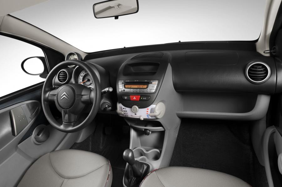  Citroen C1 5-Door 2012 года  (фото 58 из 124)